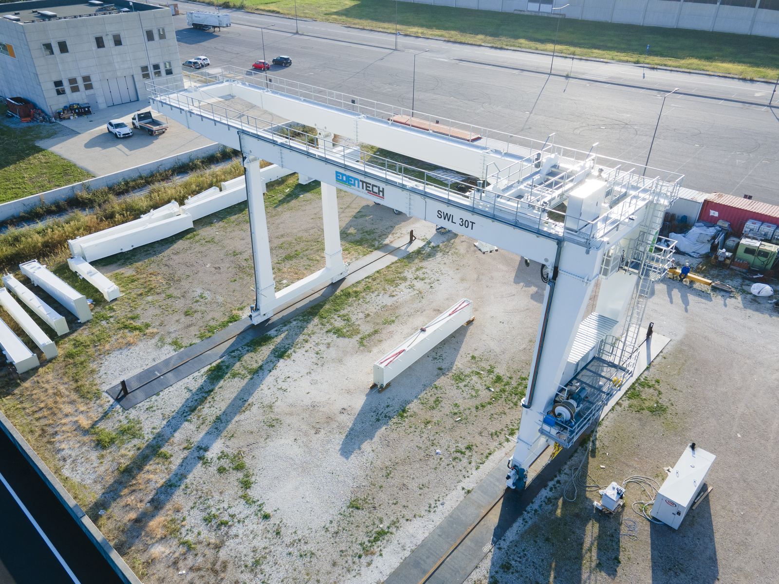 Gantry crane 30+10 t at works testing