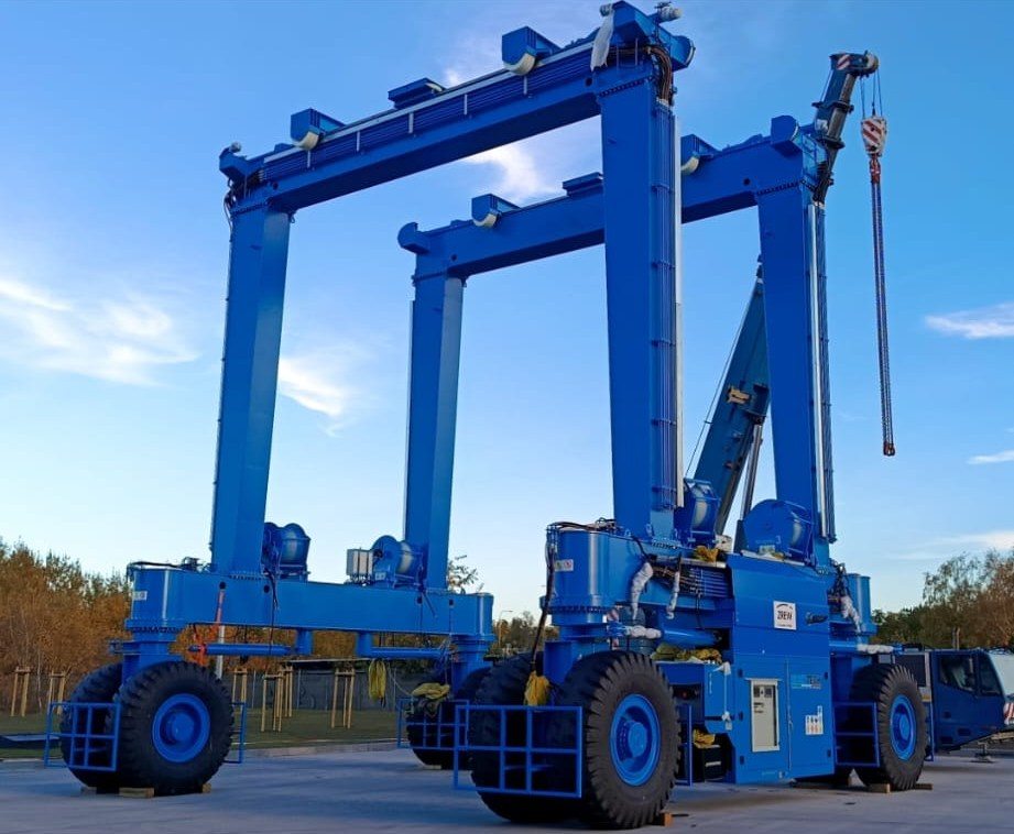 MOBILIFT 215 t straddle carrier by Eden Tech