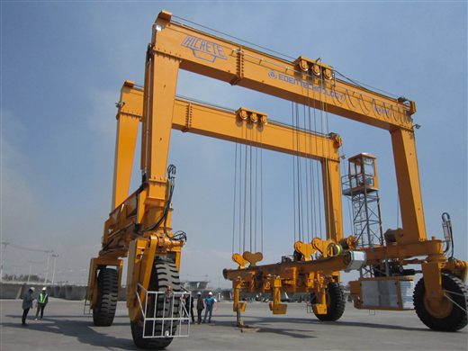 MOBILIFT with lifting beam in a precast yard (archive photo)