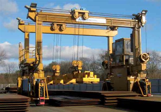 MOBILIFT 40 t with magnets for steel plates (archive photo)